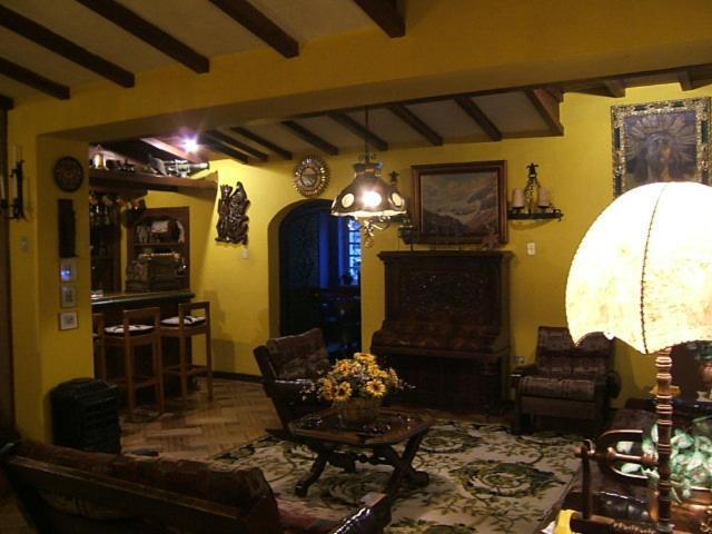 Hotel Los Alpes Quito Exterior foto